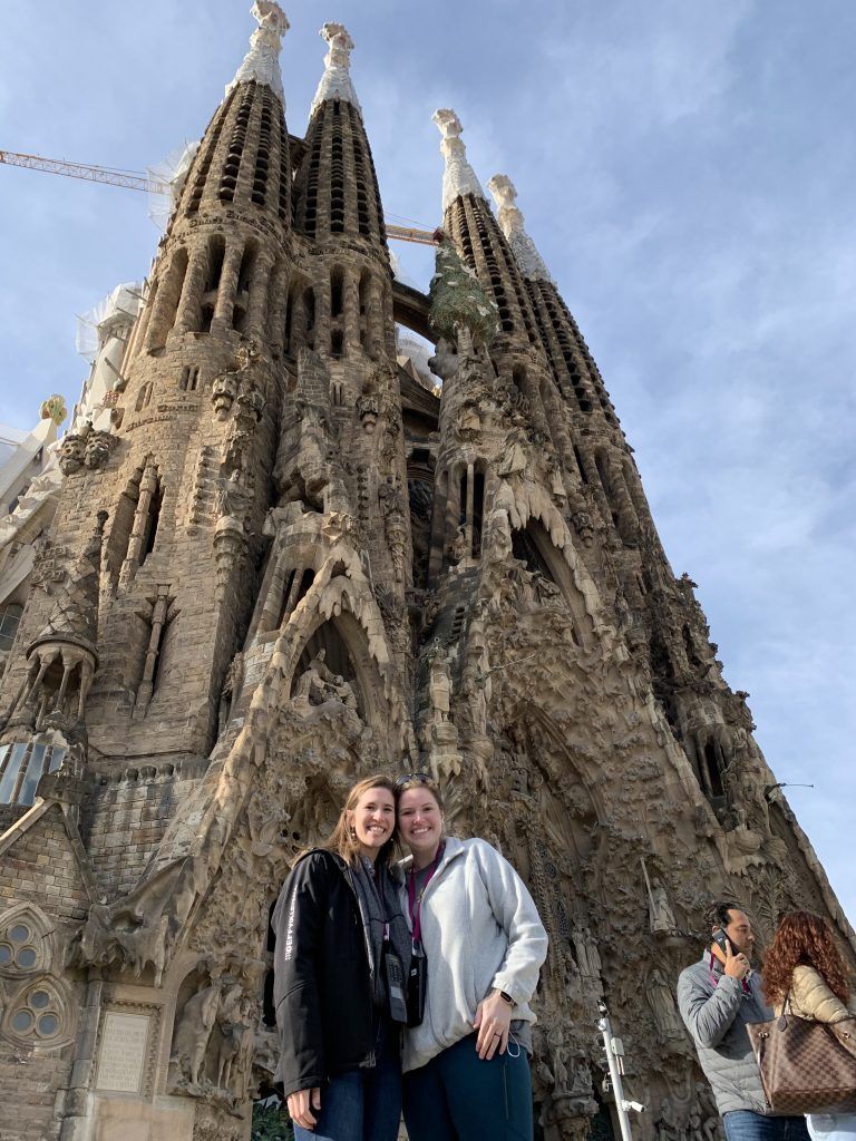Sisters at La Sagrada Familia